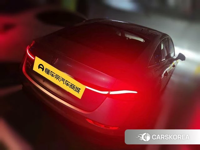 Roewe D7 DMH 2023 Темно-серый из Китая, фото 2