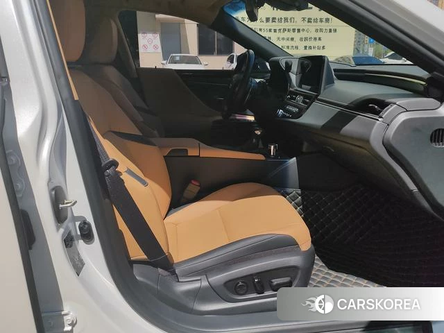 Lexus ES id 4307197 из Китая 12