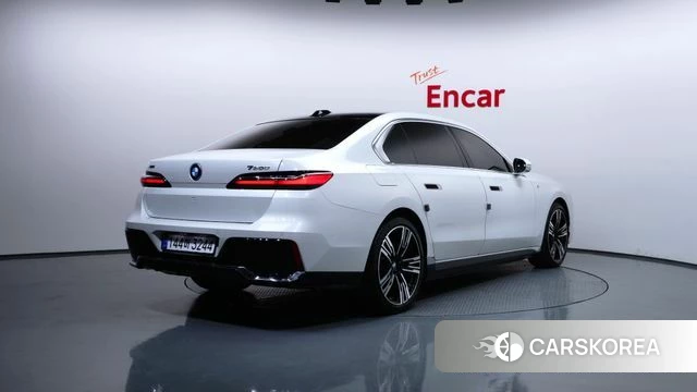 BMW 7 Series (G70) id 3841815 из Кореи 12