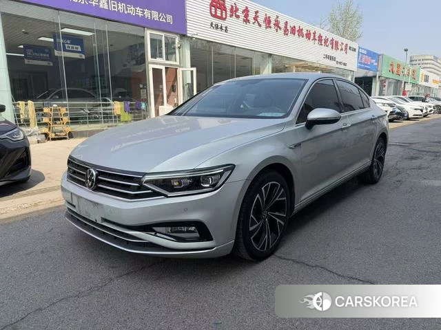 Volkswagen Magotan 2021 Серебристо-серый из Китая, фото 2