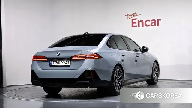 BMW 5 Series (G60) id 3437117 из Кореи 12