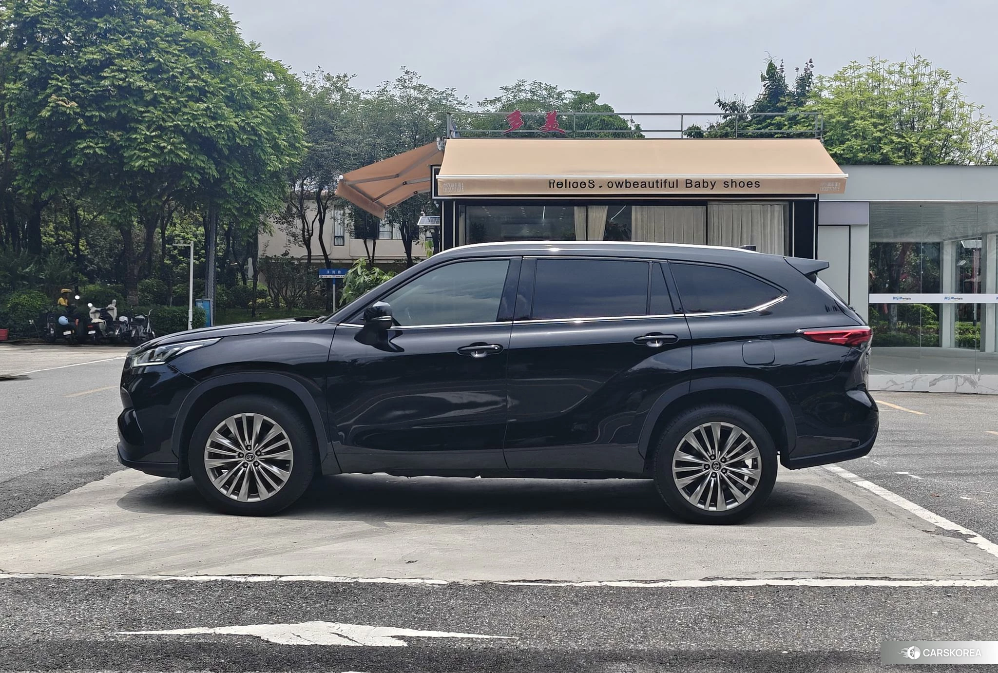 Toyota Highlander 2022 Черный из Китая, фото 2