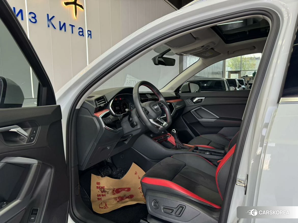 Audi Q3 2022 Белый из Китая, фото 2