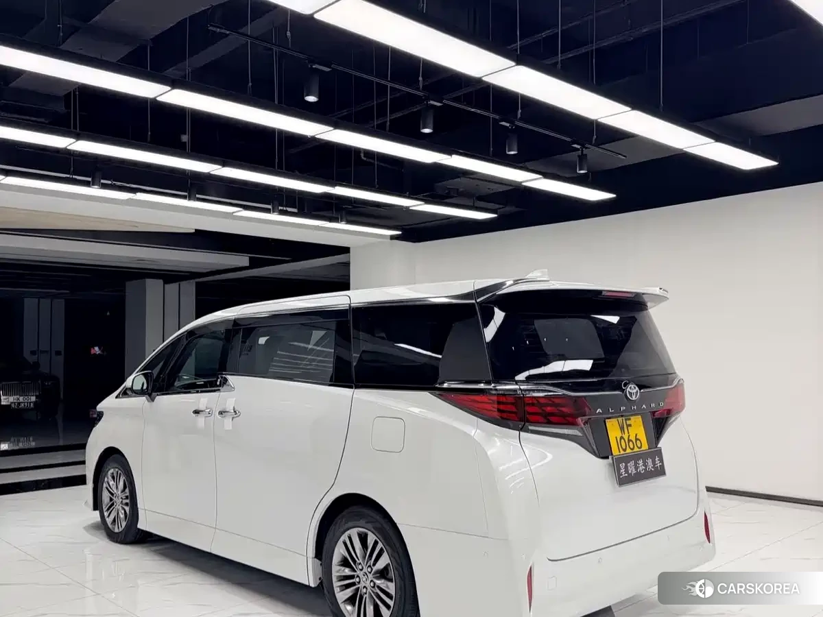 Toyota Alphard 2025 Белый из Китая, фото 2