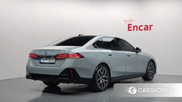 BMW 5 Series (G60) id 3511997 из Кореи 12