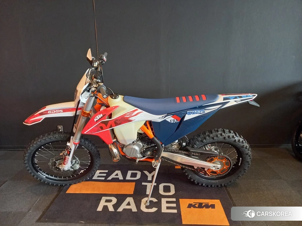 Проданный KTM 250EXC SIXDAYS TPI 2023 из Японии, фото 2