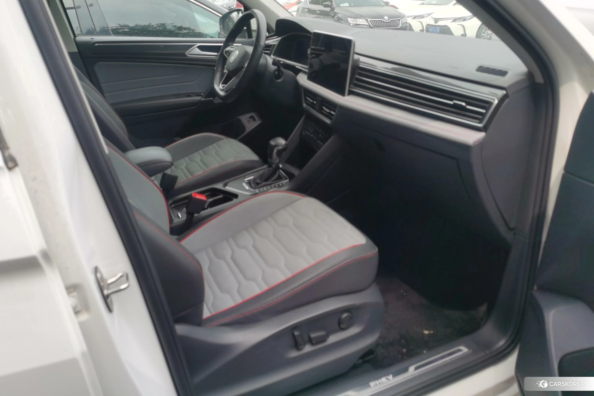 Volkswagen Tiguan L PHEV id 4461696 из Китая 9