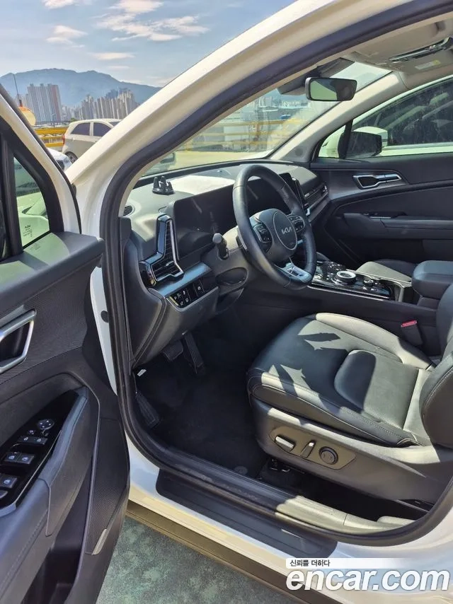 Kia Sportage 5th Generation Hybrid 2023 Белый из Кореи, фото 2