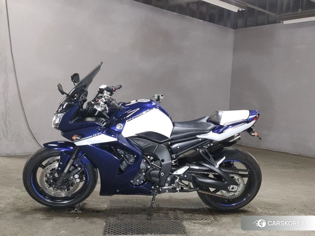Проданный Yamaha FZ1 FEATHER GT 2013 из Японии, фото 2