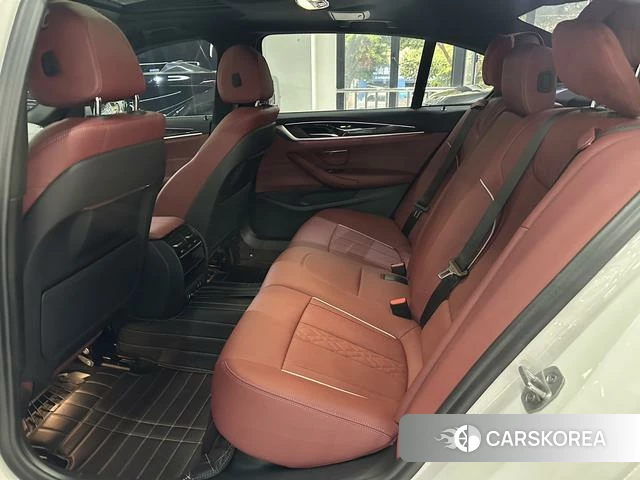 BMW 5 series 2021 Белый из Китая, фото 3