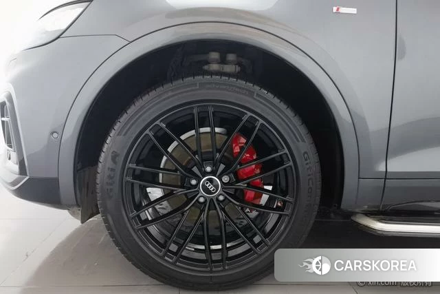 Audi Q5L id 4278951 из Китая 12