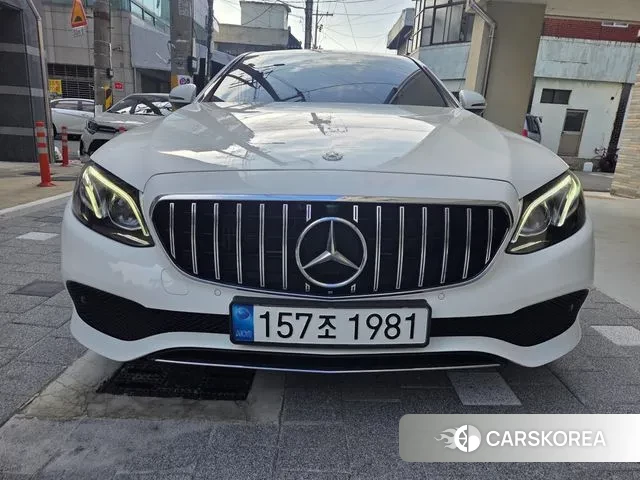 Mercedes-Benz E-Class W213 2018 Белый из Кореи, фото 2