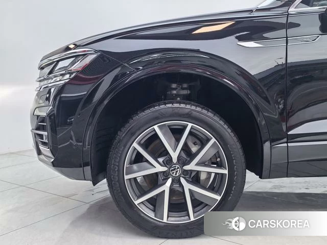 Volkswagen Touareg id 4274325 из Китая 12