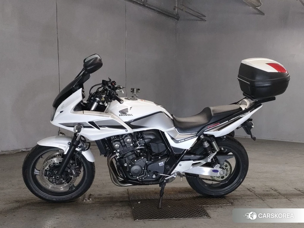 Проданный Honda CB400SF BOLDOR 2010 из Японии, фото 2