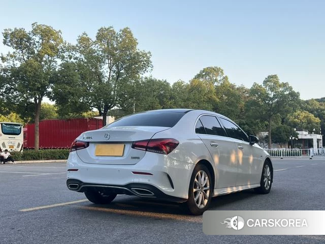 Mercedes-Benz Class A 2021 Белый из Китая, фото 2