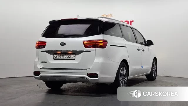 Kia The New Carnival id 3682329 из Кореи 12