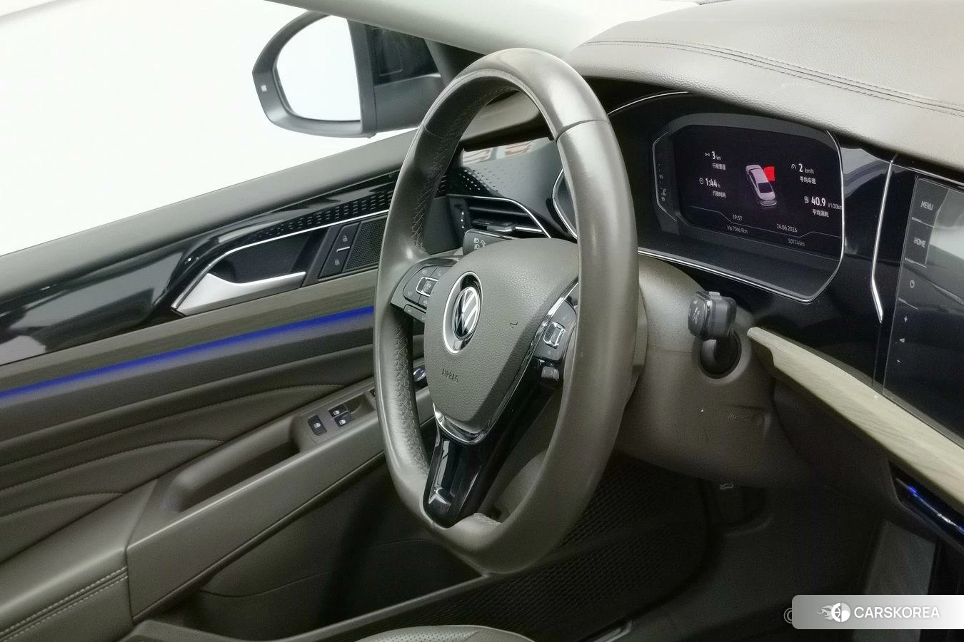 Volkswagen Passat id 4510853 из Китая 12