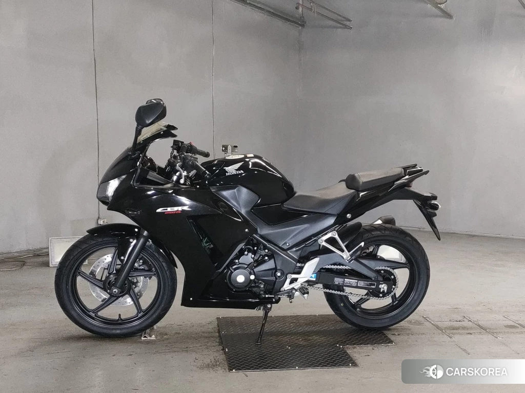 Проданный Honda CBR250R id 4176236 из Японии, фото 2