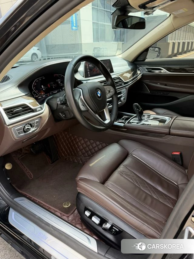 BMW 7 series 2021 Черный из Китая, фото 2