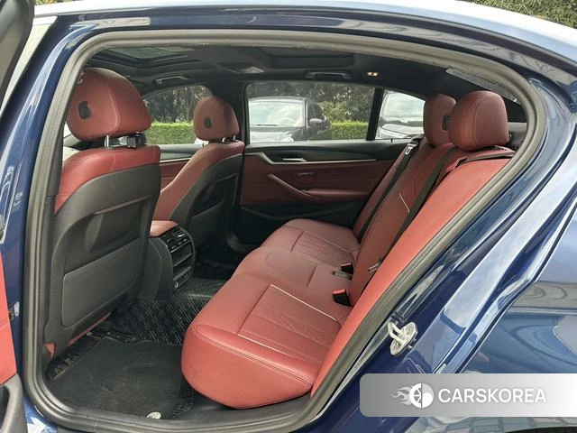 BMW 5 series PHEV 2020 Синий из Китая, фото 2
