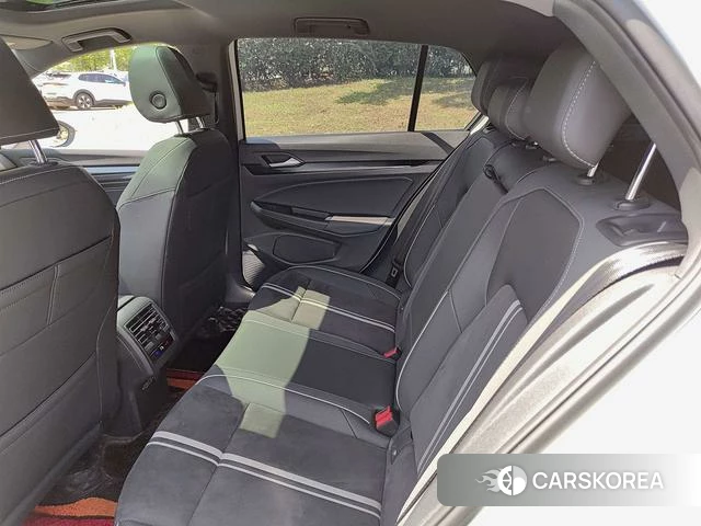 Volkswagen Golf 2021 Белый из Китая, фото 2