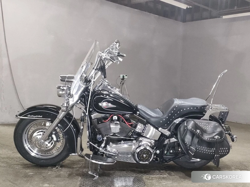 Проданный Harley-Davidson Heritage Softail Classic FLSTC1580 2011 из Японии