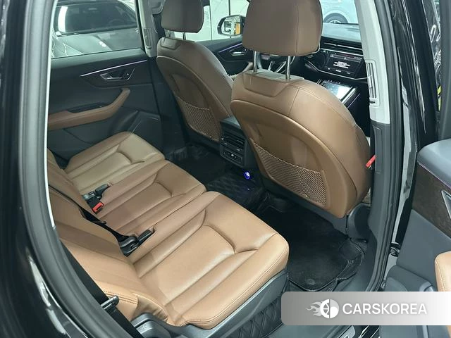 Audi Q7 2024 Черный из Китая, фото 2