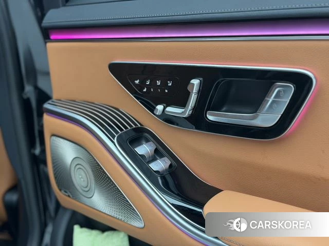 Mercedes-Benz S-class 2024 Черный из Китая, фото 2
