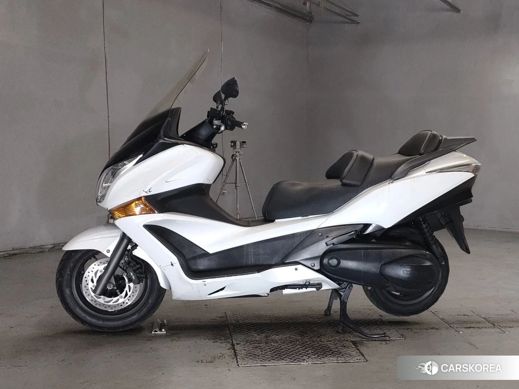 Проданный Honda SILVER WING 600 GT 2010 из Японии, фото 2
