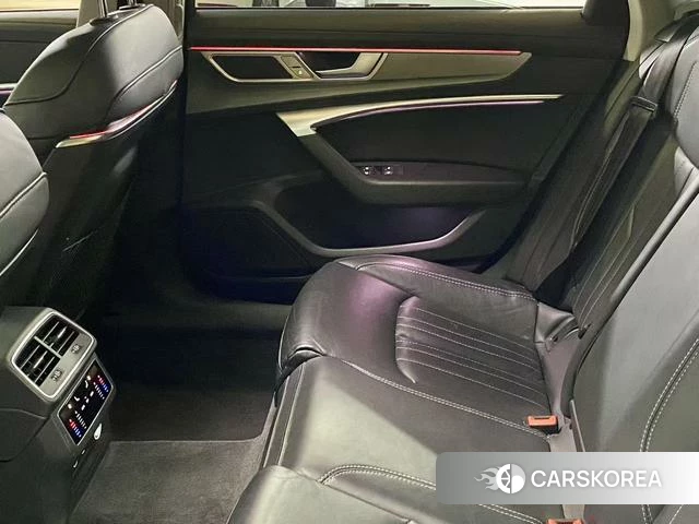 Audi A6L id 4297624 из Китая 12