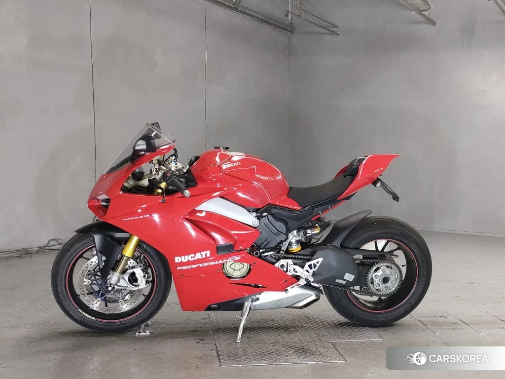 Проданный Ducati PANIGALE V4 S 2019 из Японии