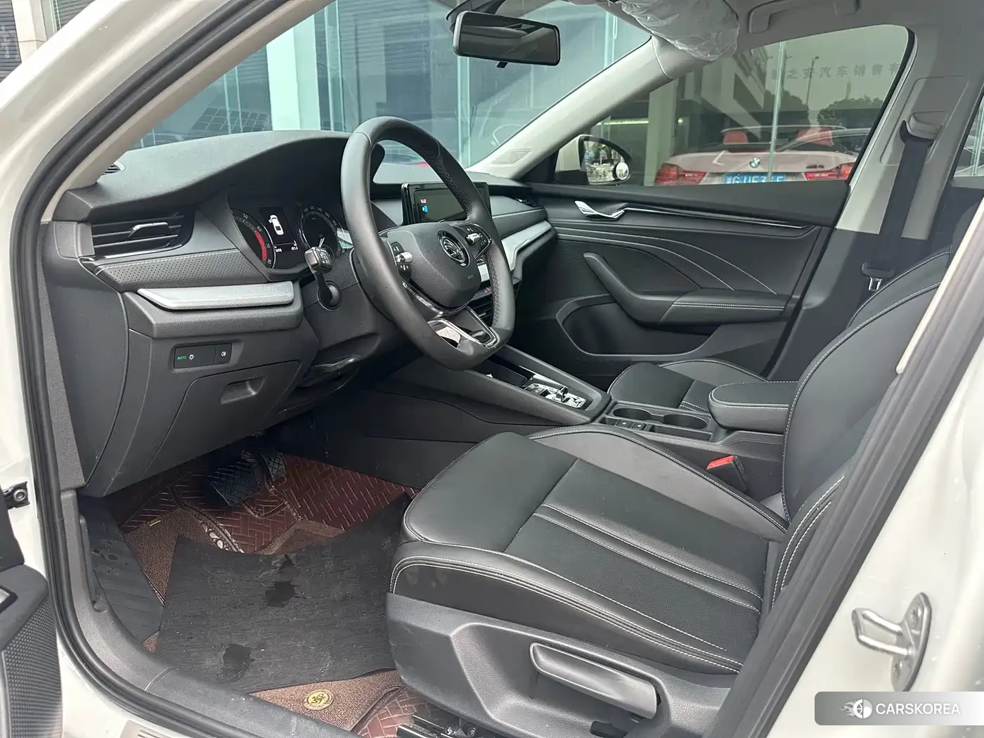 Skoda Octavia 2024 Белый из Китая, фото 4