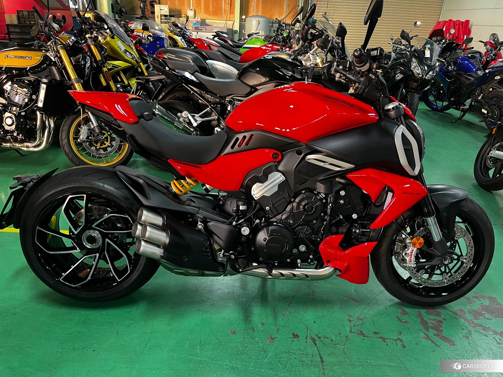 Ducati DIAVEL V4 2023 из Японии