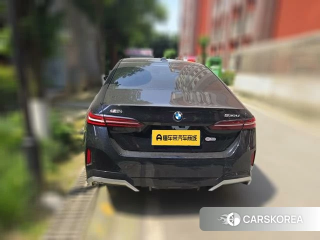 BMW 5 series 2024 Черный из Китая, фото 2