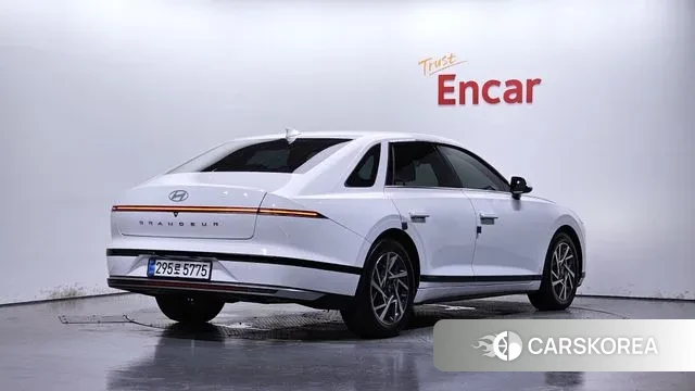 Hyundai Grandeur (GN7) id 3021732 из Кореи 12