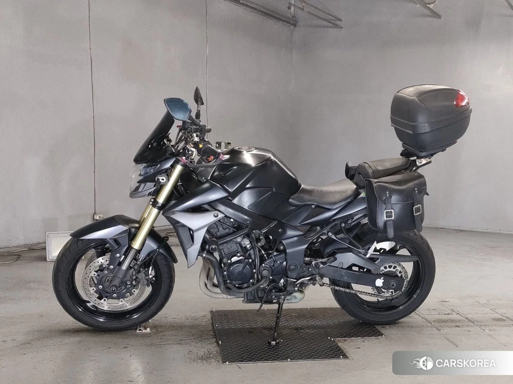 Проданный Suzuki GSR750 id 4176231 из Японии