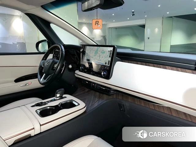 Lexus LM id 4314678 из Китая 10