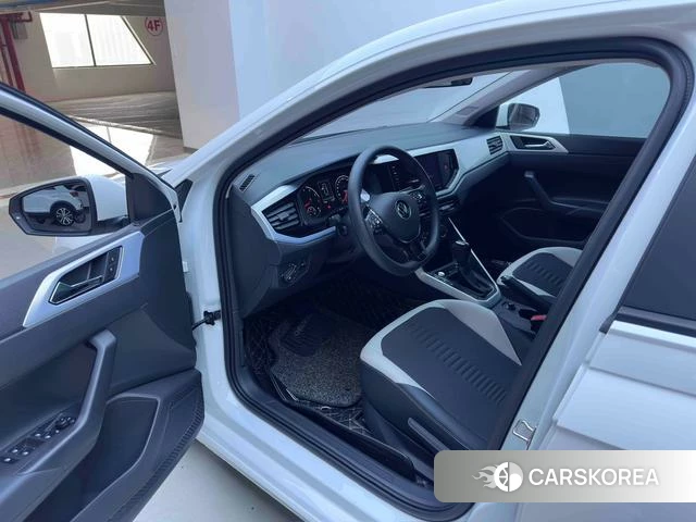 Volkswagen Polo id 4264558 из Китая 12