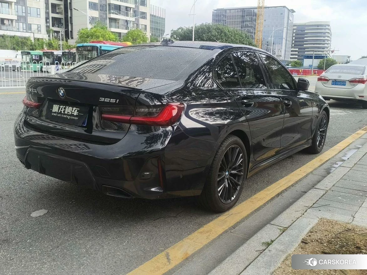BMW 3 series 2022 Черный из Китая, фото 2