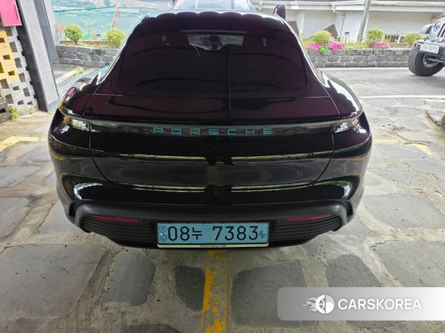 Porsche Taycan 2023 Черный из Кореи, фото 2