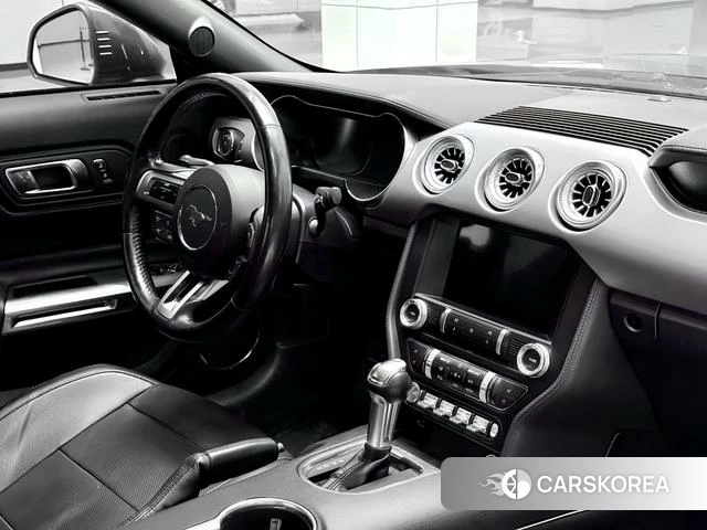 Ford Mustang 2021 Темно-серый из Китая, фото 2