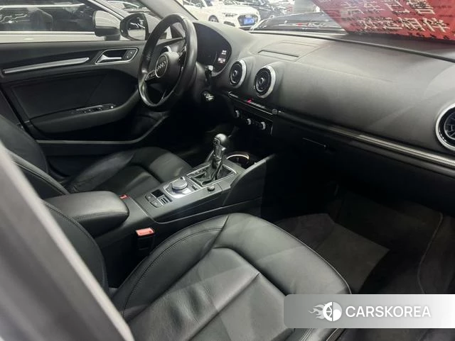 Audi A3 2018 Белый из Китая, фото 2