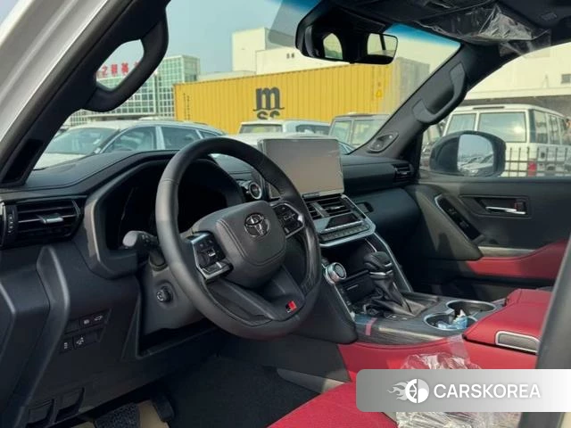 Toyota Land Cruiser (imported) 2026 Белый из Китая, фото 6
