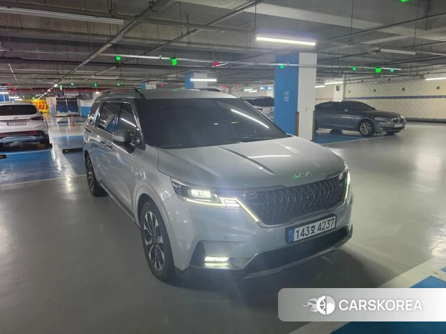 Kia Carnival 4th generation 2022 Серебряный из Кореи, фото 2