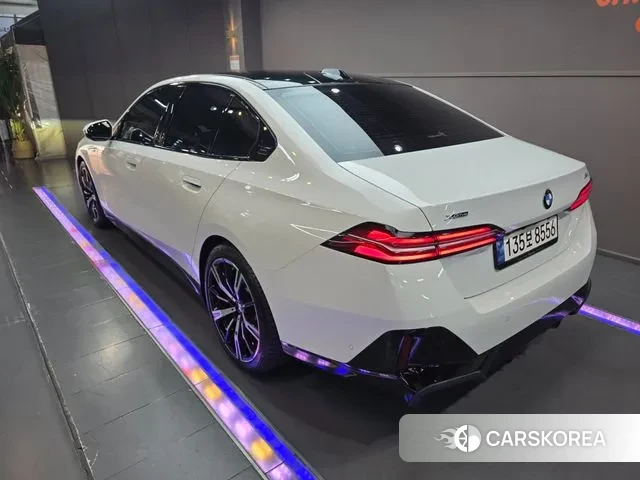 BMW 5 Series (G60) id 3359824 из Кореи 12