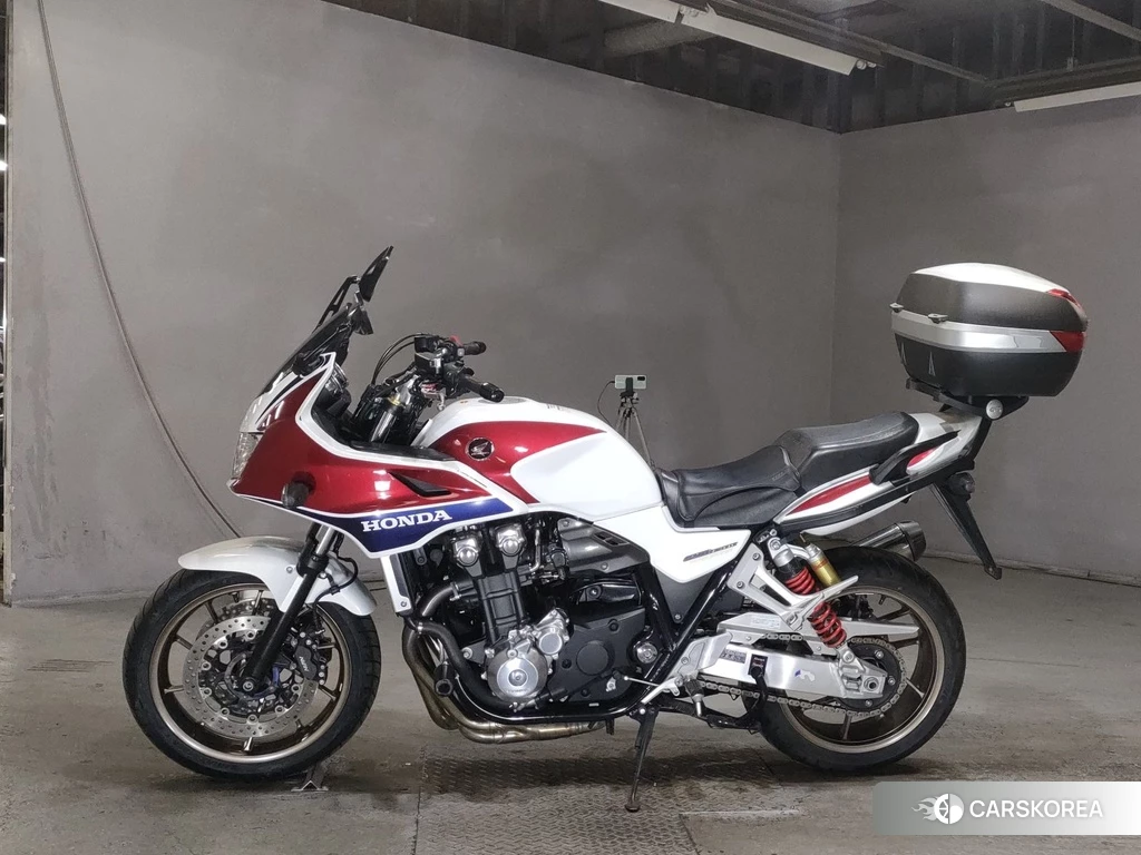Проданный Honda CB1300SF BOLDOR 2014 из Японии