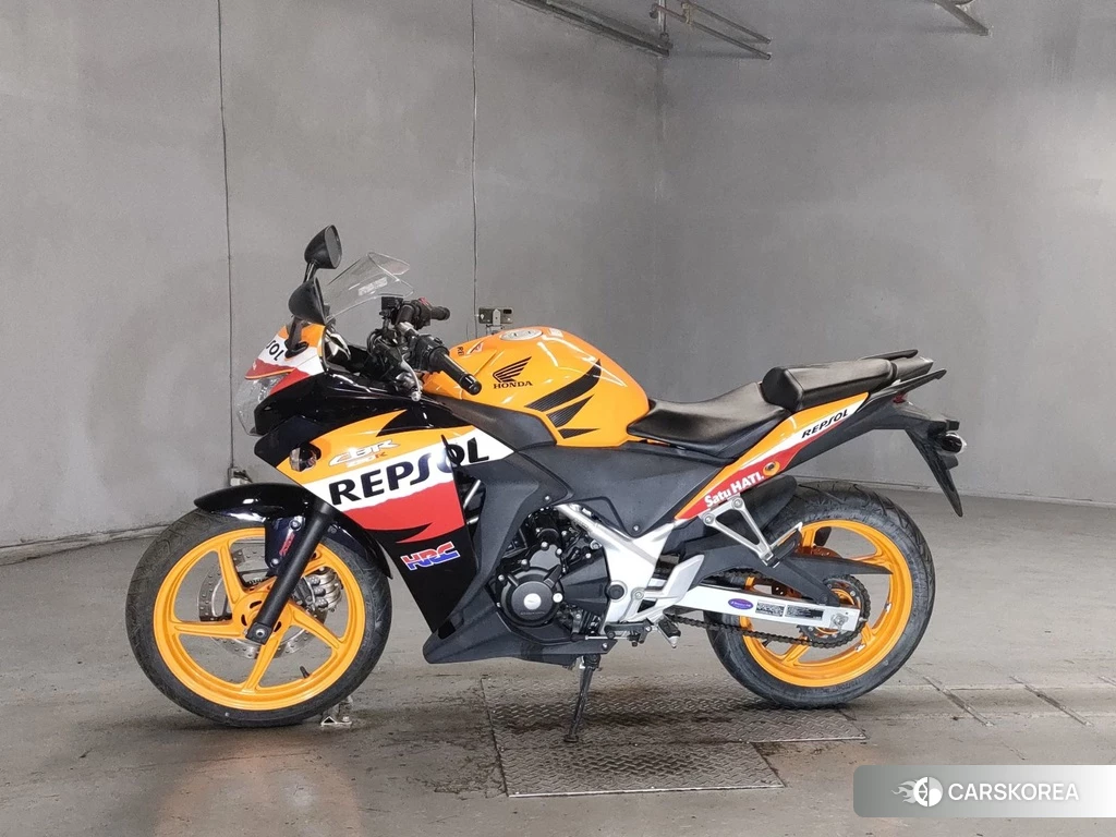 Проданный Honda CBR250R 2013 из Японии