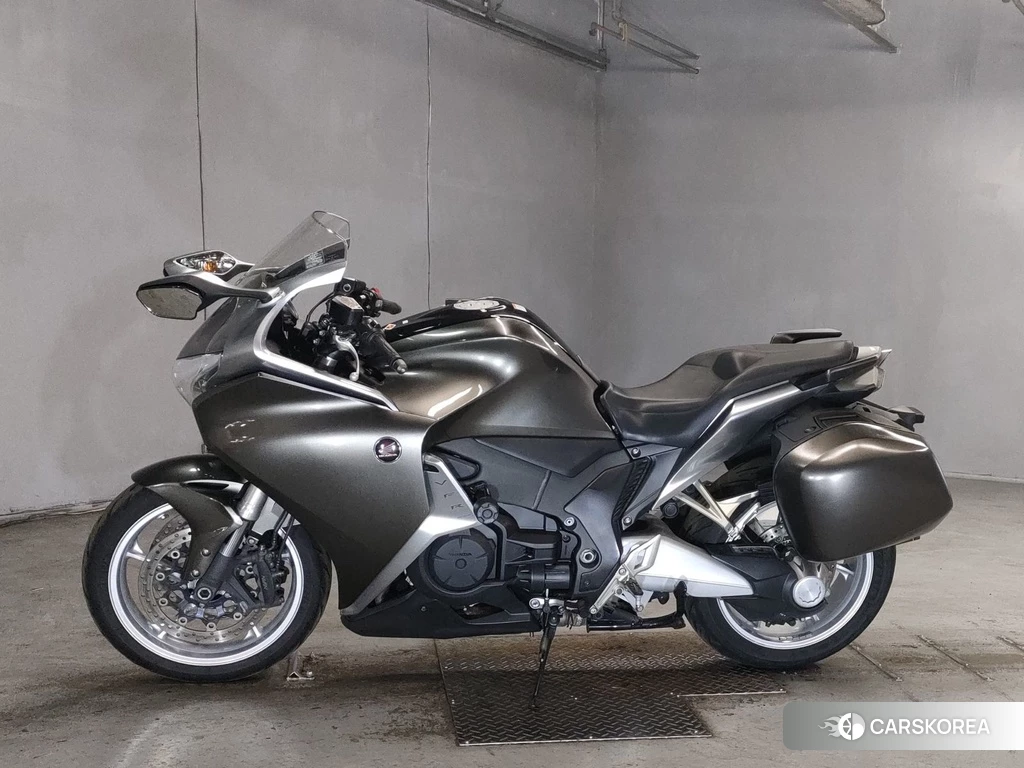 Проданный Honda VFR1200F 2013 из Японии