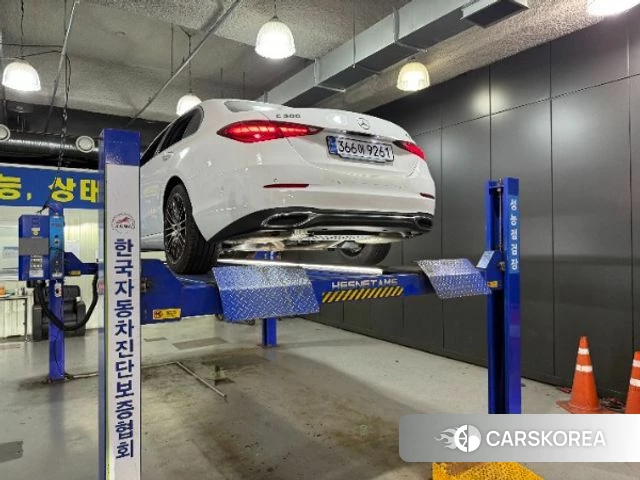 Mercedes-Benz C-Class W206 2023 Белый из Кореи, фото 2