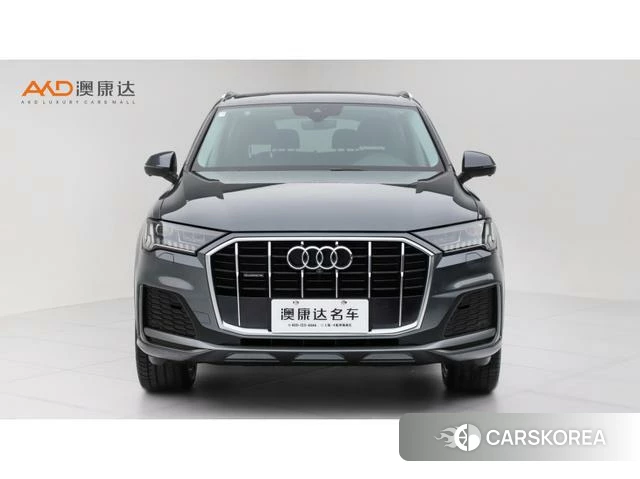 Audi Q7 2021 Серебристо-серый из Китая, фото 3